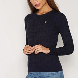 morris lady  - skit snygg blå å skön stickad morris lady tröja som jag köpte för två år sen från NK. har dock inte kvittot kvar men den är äkta!!! den är skit skön å stretchig!! om ni vill ha fler bilder är det bara å fråga så skickar jag❤️❤️❤️ den är storlek xs men passad mig som är S/m 