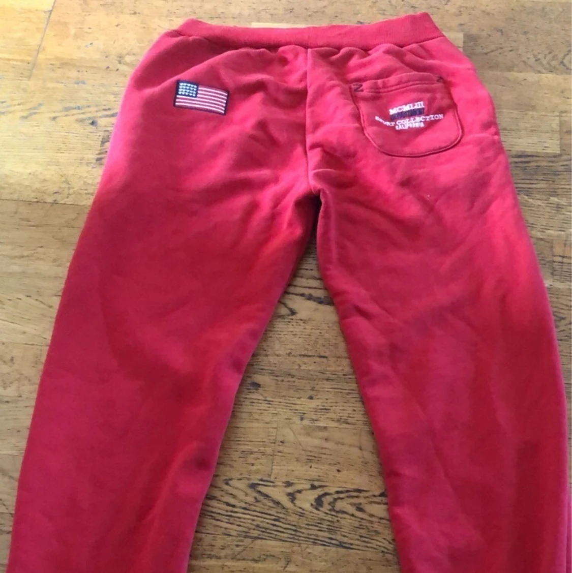 Mysiga röda mjukis byxor!!! Storleken L🥰 - 91