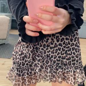 Söt leopard kjol som är jättefin i sommar🖤