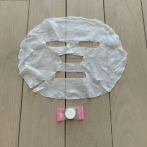 Mask - Säljer ansiktsmaskar som är jätte söta, blöta ner de lite med vatten💧köper man fler så kan priset diskuteras 