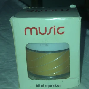 Högtalare. (Mini) - En gullig liten högtalare! (: