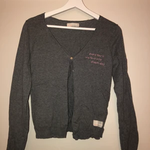 Kofta från Odd Molly - Söt kofta från märket Odd Molly. Frakt efter överenskommelse 