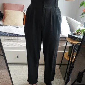 Svarta byxor - Så fina svarta vintagebyxor, bra skick och snygg passform men för tyvärr för små för mig 