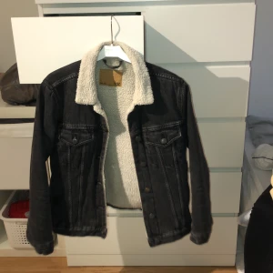 Jacka - En jacka från lager 157 som är använda några få ggr. Som ny