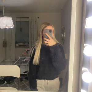 Tröja nakd - Fluffig tröja från nakd i storlek xs, 80 kr plus frakt! 