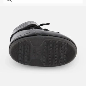 Hej hej söker dessa moonbots i str 36-38 - Kan betala mist 50kr högst 250kr eller bud 