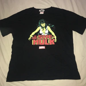 Marvel tröja - She-hulk t-shirt. Frakt ingår i priset!☺️