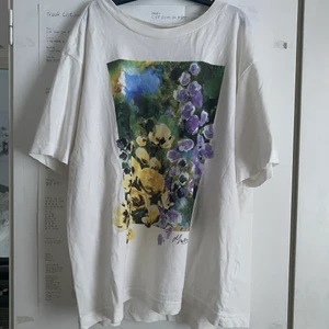 T-shirt från monki  - Oversize t-shirt från monki i storlek S. Spårbar frakt 66kr🤍