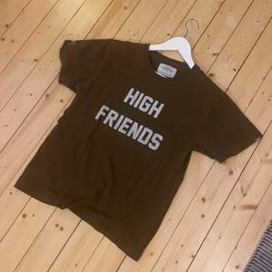 T-shirt från Neighboorhood. I fint skick. Herrsmall