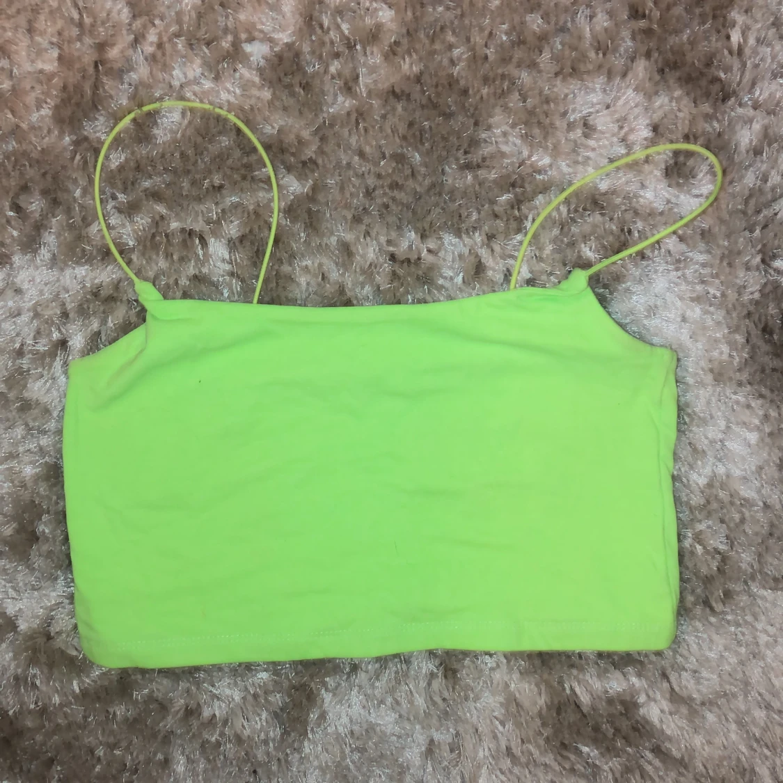 Neongul crop top