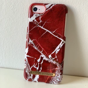 Ideal of Sweden Mobilskal - Superfint Ideal of Sweden mobilskal för iPhone 8/7/6/6s i bra skick förutom en spricka högst upp (se bild). 100kr + frakt🥰