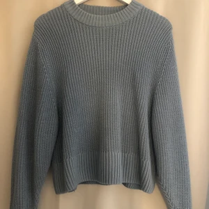 Stickad tröja - Fin blå stickad tröja i storlek S från Monki, köparen står för frakten💗