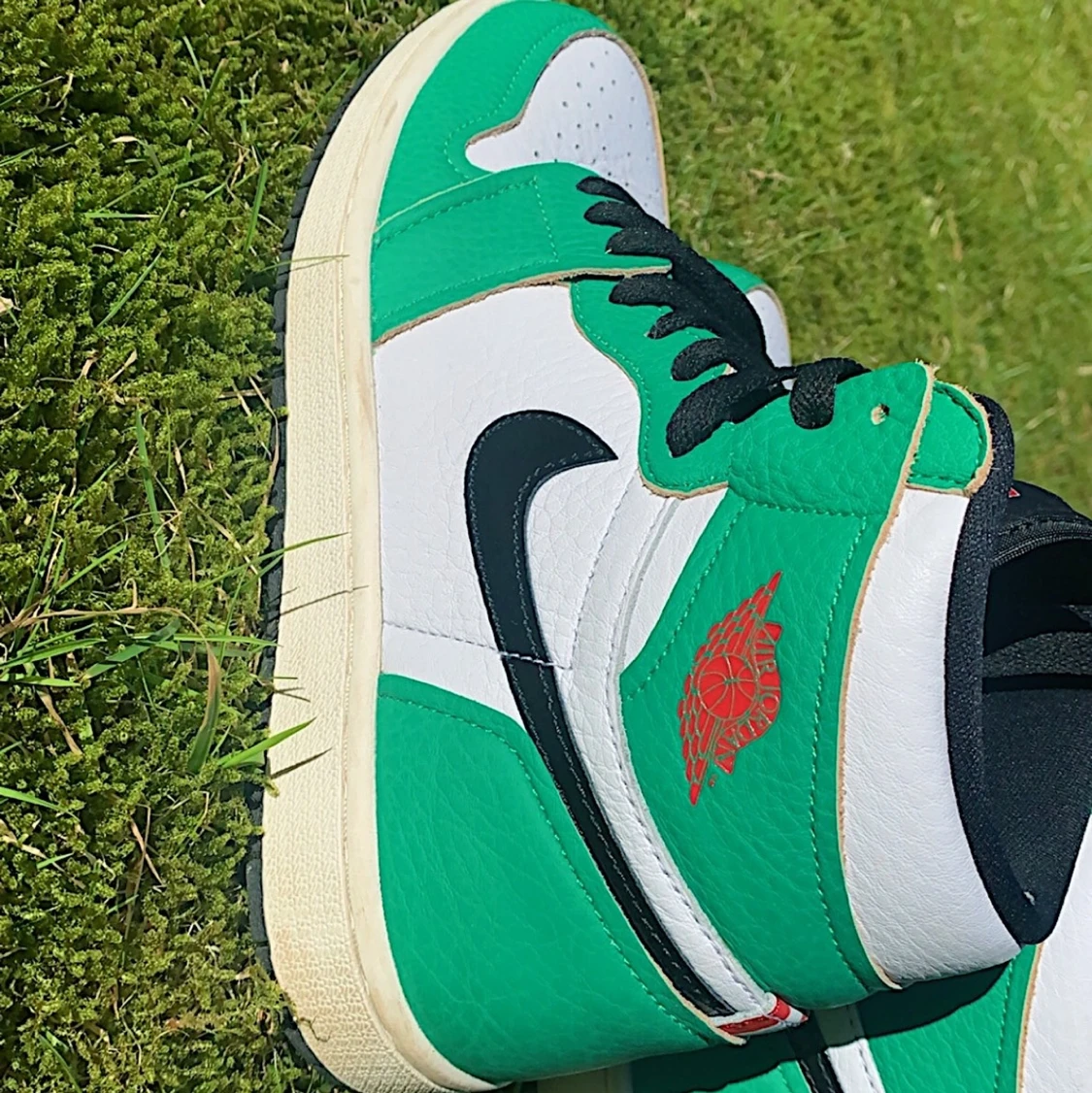 Jordan 1 Retro High OG Lucky Green