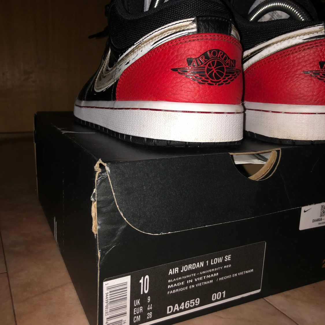 Air Jordan 1 Low 'Brushstroke Swoosh Black Red - 91