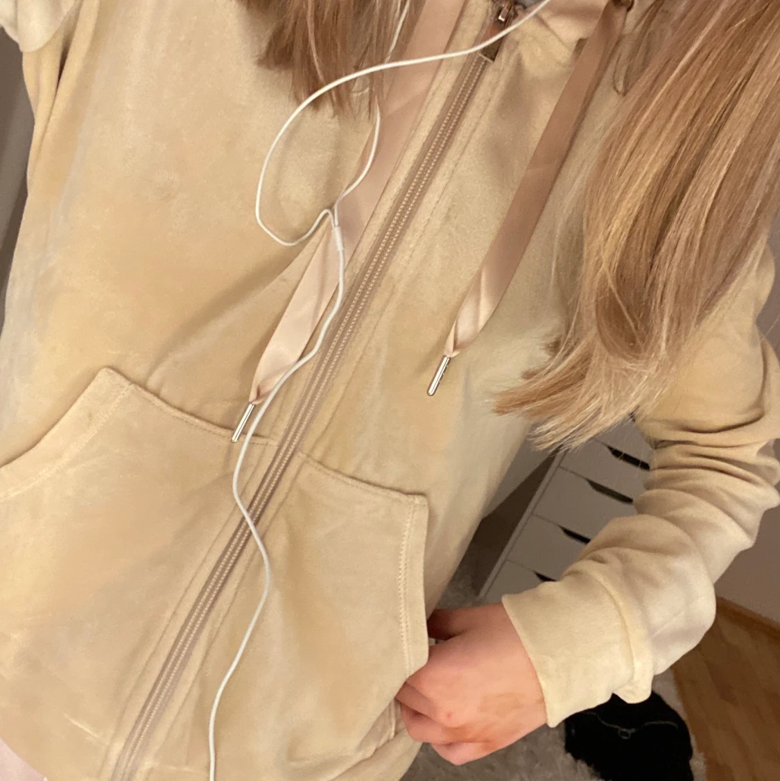 Gina Tricot beige velour kofta i storlek S