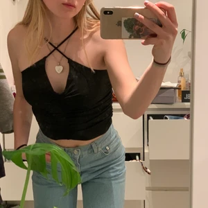 Cross top - Säljer denna populära topp som är reglerbar i längden! Storlek S men extremt stretchig! Budgivning vid många intresserade💞💞