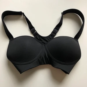 NLY SPORT BH - Oanvänd push sport-bh från Nelly!