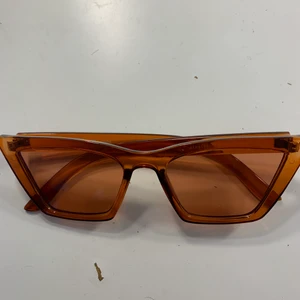 Solglasögon från Gina tricot - limited edition  - Solglasögon från Gina tricot. Aldrig använda. Köpare står för frakt 💫