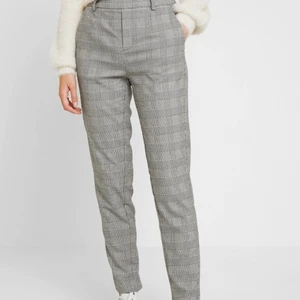 Tyg byxor  - Aldrig andvänt dom, helt nya. 