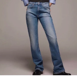 Zara jeans - Aldrig använda, st 32 men passar bra på 34 också. Långa på mig som är 164 
