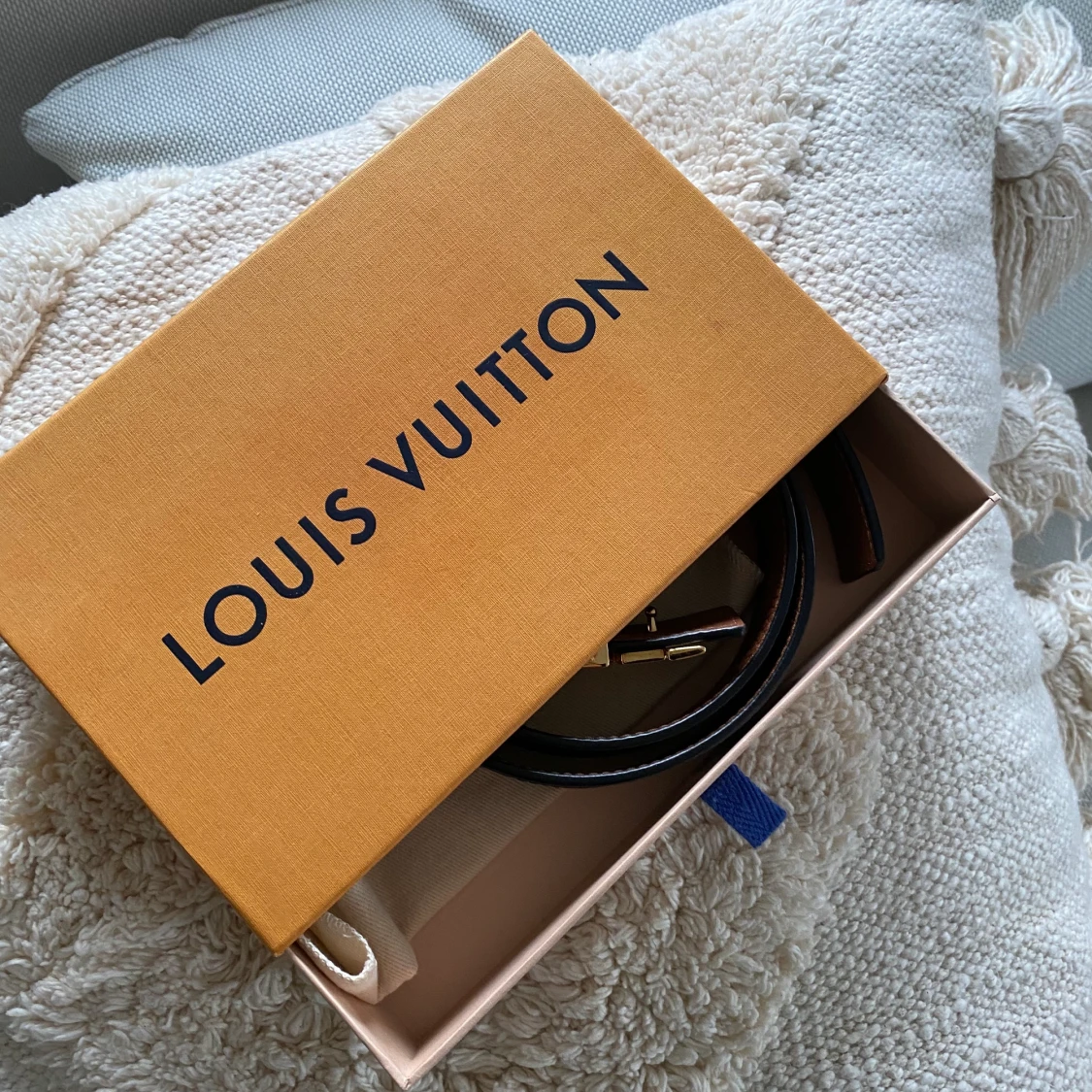 LOUIS VUITTON SKÄRP - 91