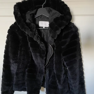 Jacka  - Supermysig vinter/ höst jacka i mycket bra skick, använd fåtal gånger! 