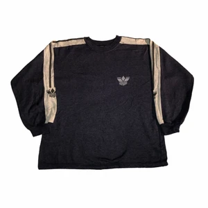 Gepard - vintage sweatshirt - En fin mörkblå vintage sweatshirt som är gjord som gymwear som man både kan använda på gymmet eller om man vill ha en lite mer baggy stil! Köpt på en engelsk secondhandbutik. 