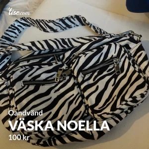 Oandvänd väska ifrån NOELLA  - 100kr  köpt för 500kr +