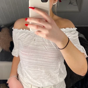 Rynkad topp - Söt topp från Gina tricot, oanvänd, frakt tillkommer💞💞