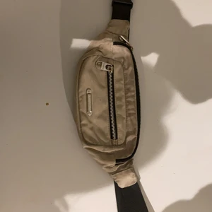 Magväsks  - Magväsks, grå, pull&bear