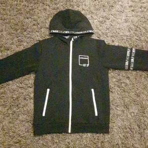 Tröja - Inte använd non gång