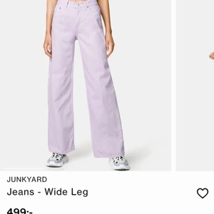 Jeans - Wide leg från junkyard - Säljer dessa byxor i storlek 27 då dom inte kommer till användning längre. Klippt dom i längden så dom sitter perfekt på mig som är 162. Nypris:499kr säljer dom för 200kr, köparen står för frakt! Precis likadana som dom blå jag sålt!