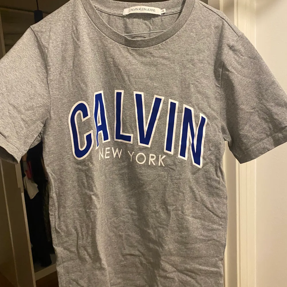 Skitsnygg tshirt från Calvin Kleins herravdelning💞. T-shirts.