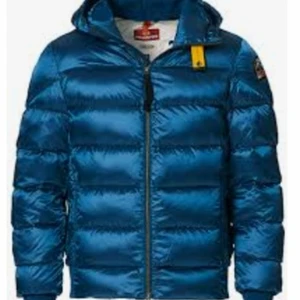 Parajumper  - Hej säljer min parajumper jacka som jag inte använder längre 