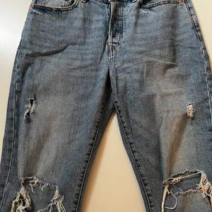 Slitna jeans från Lager157. Säljer pga att det inte används. Väl använda men ändå bra skick.