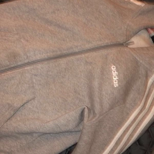 Adidas tröja - Bra skick