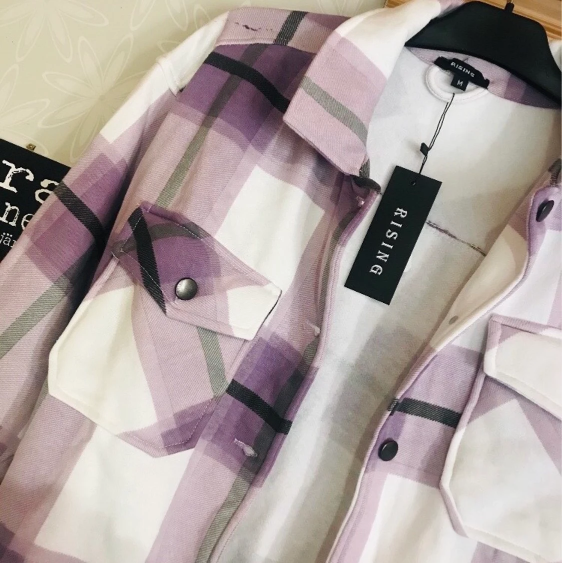 Helt ny! lila mönstrad skjortjacka  - 91