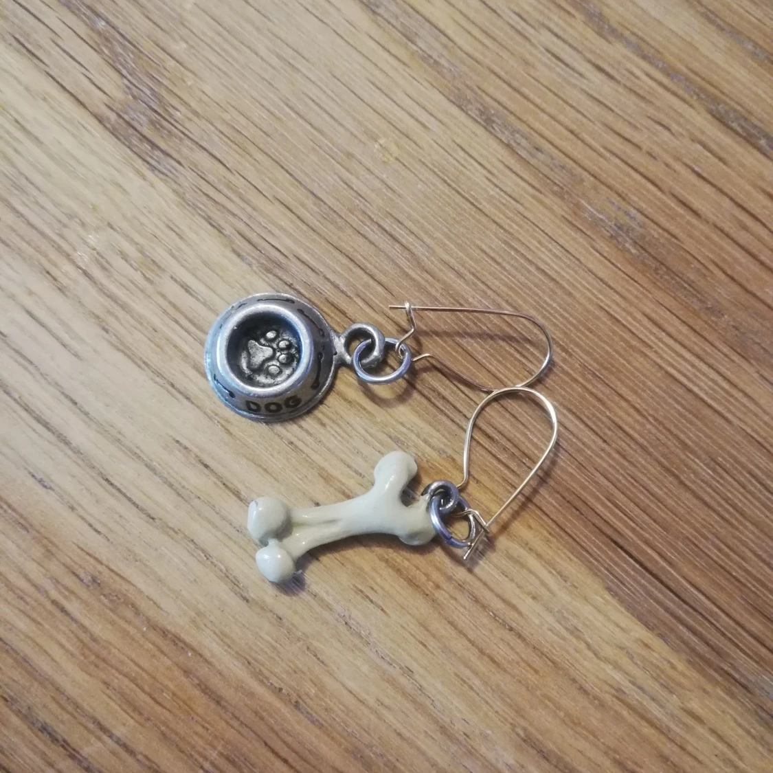 Örhängen med söta hundrelaterade berlocker - 90