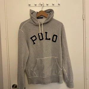 Hoodie från Ralph Lauren - Hoodie från Ralph Lauren, skick 7/10, size S