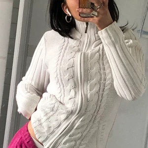 Tommy Hilfiger - Cute not to arm not too hot. Comfortable, good quality. Trendy