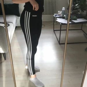 Adidas byxor - Träningsbyxor, storlek XS. Från adidas. Inte använda mer än ksk en gång. Pris kan diskuteras.