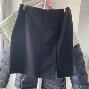 Kort svart kjol stl S - Lite stretchiga kjol 