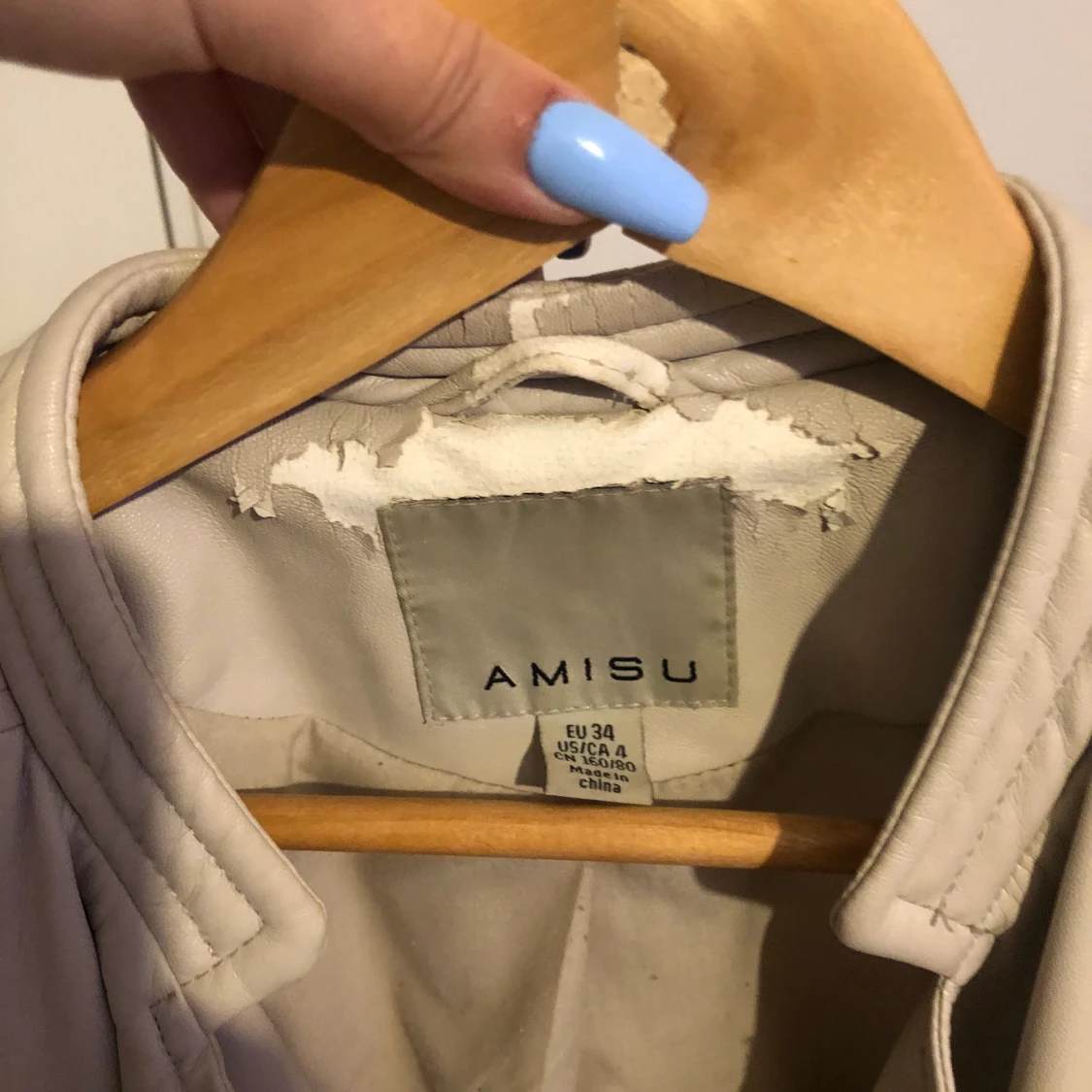 ”Beige” skinnjacka i strl 34.  - 91