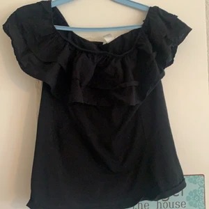 Blus  - Blus från H&m jättefin aldrig använd säljer för 50 kr 