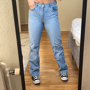 Raka jeans - Raka blå jeans❤️