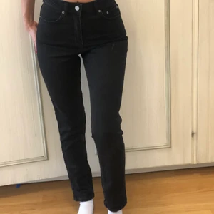 Gina Mom jeans, storlek 34 - Aldrig använda endast testade jeans från Gina med höj midja. 