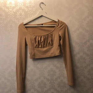 Croptop från shein  - Jätte fin tröja från shein som jag har använt 2 ggr. 