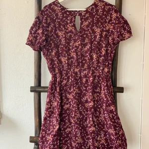 Klänning från Vero Moda - Knappt använd Only st 40