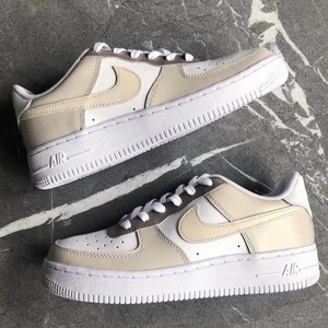 Nike airforce custom - Rikta fina nu till våren! Nypris 1000kr men de är en del använda nu. Skriv för fler bilder. (Helt nya på dessa bilderna)