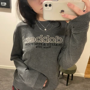Dobber sweatshirt  - Jättesöt grå sweatshirt från Dobber, strlk S